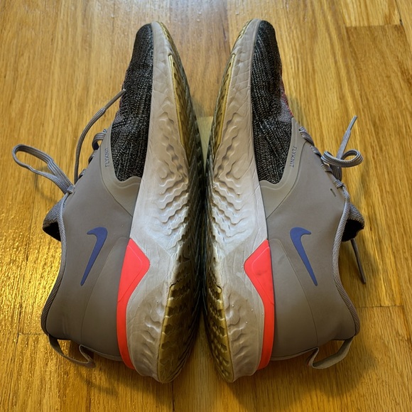 Nike Odyssey React Flyknit 2 - Picture 5 of 13